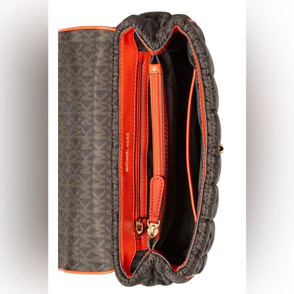 •MICHAEL KORS•NWOT BROWN & TAN LARGE QUILTED SIGNATURE-LOGO SHOULDER BAG $398.00 - Picture 7 of 14